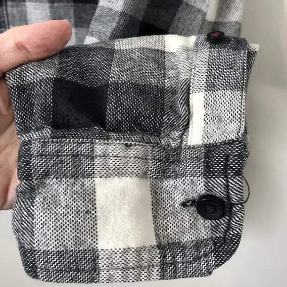 Hollister Men's Black & White Plaid Long Sleeve Flannel Button-Up Shirt Size XL - Picture 4 of 7